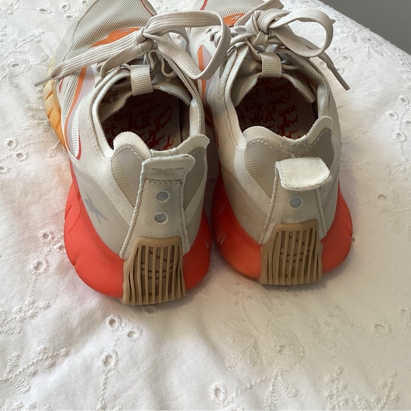 Women’s Reebok Zig Kinetica Size 8.5.   -5 - Picture 3 of 7